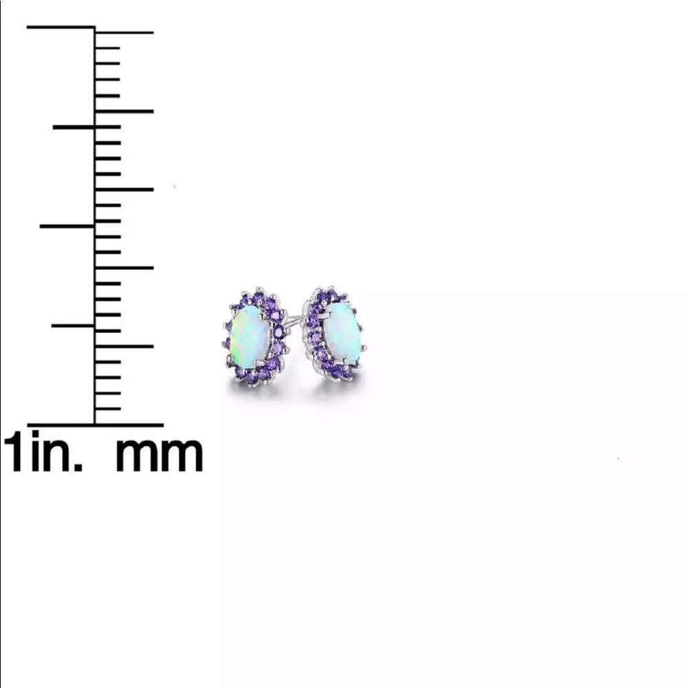 New Beautiful 18K White G Oval Opal Stud Earrings - Picture 5 of 5